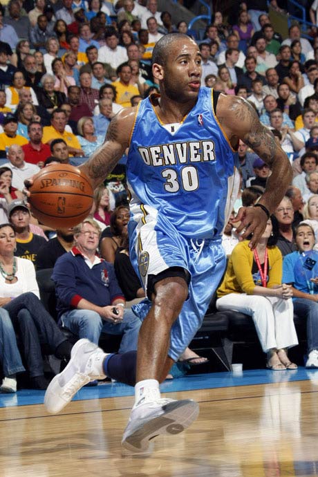 凭借凌厉的 凭借凌厉的