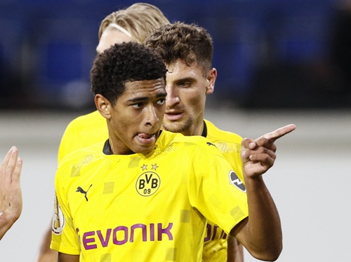 给年轻队友 给年轻队友